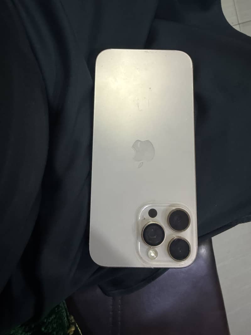 Apple iPhone 16 Pro Max 0