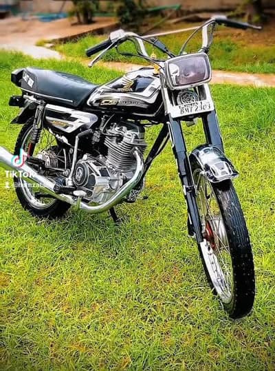 Honda 125 . . 2004 model. new bike