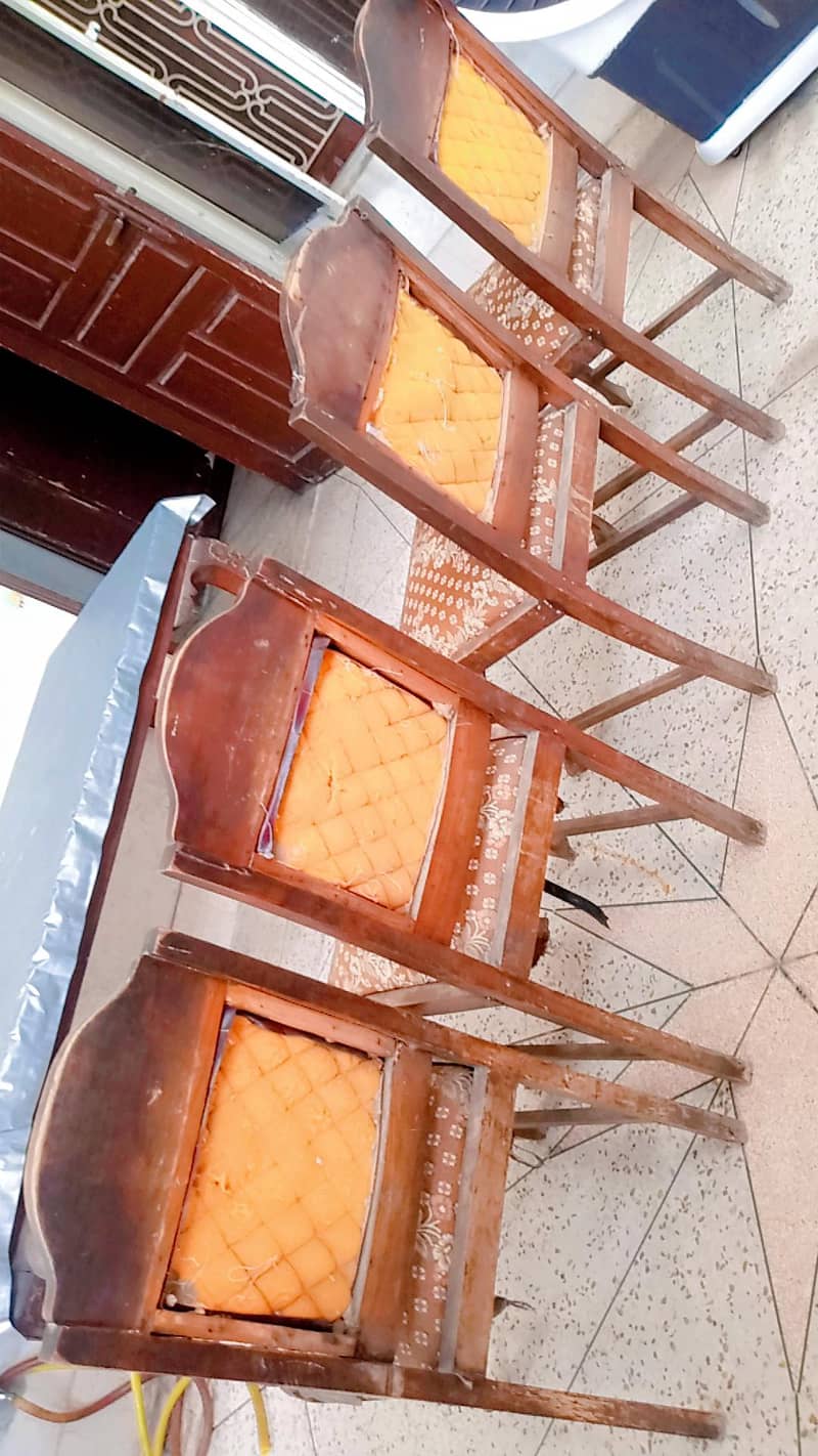 4 Dining chairs 1