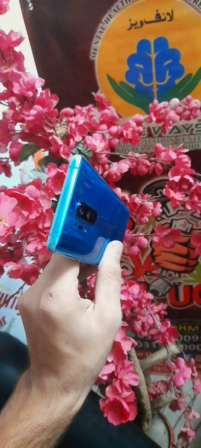 oneplus 8pro mobile phone used but all ok only one line in screen
