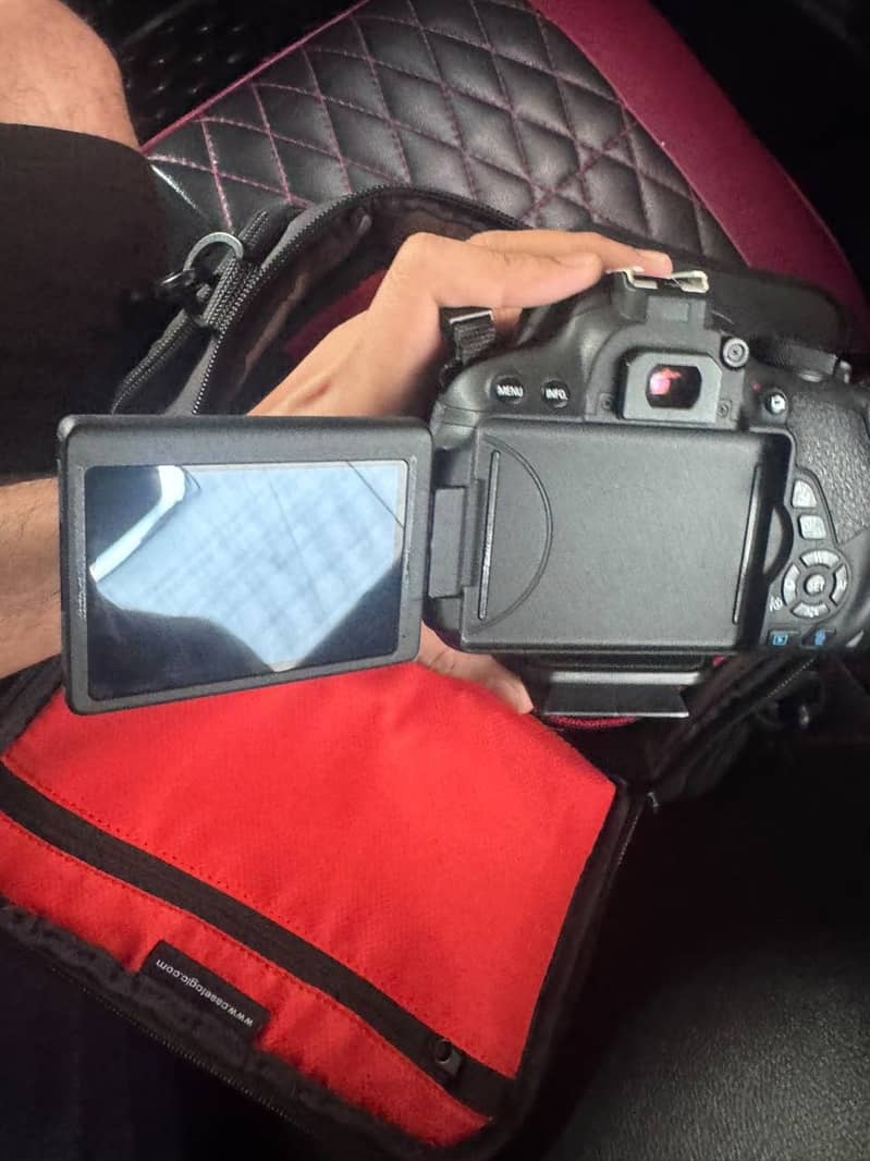 Canon EOS700D 4