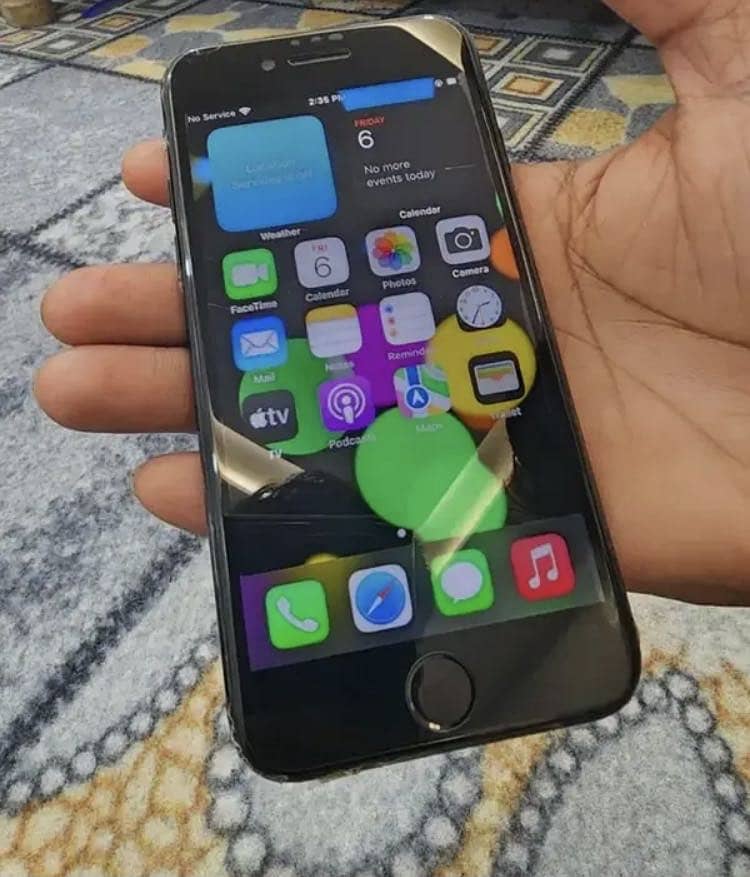 Apple iPhone 7 1