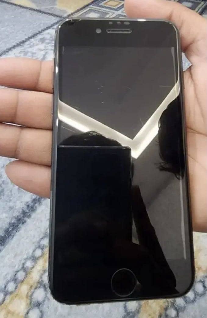 Apple iPhone 7 2