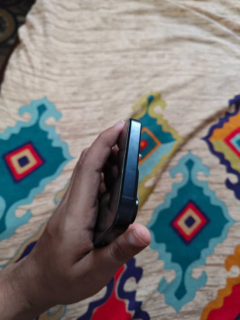 iphone 15 pro max 3