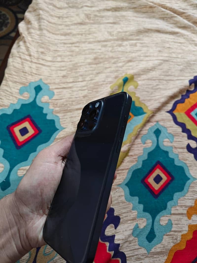 iphone 15 pro max 5