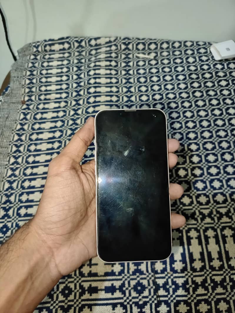 Apple iPhone 13 2