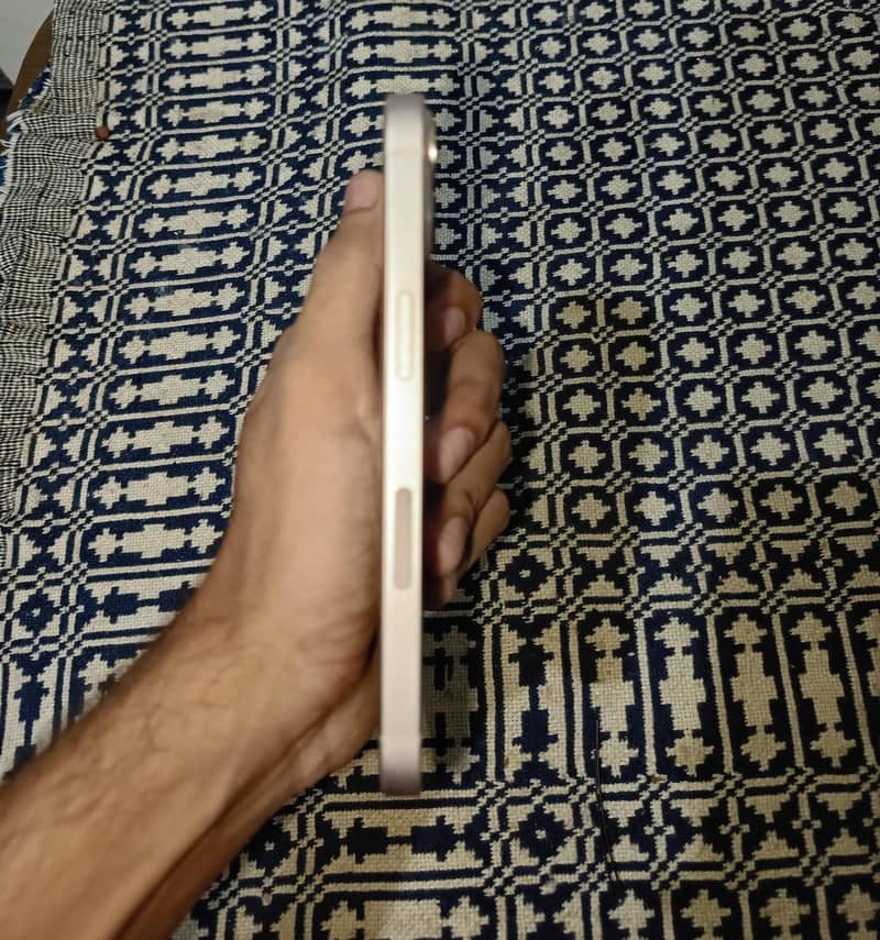 Apple iPhone 13 3