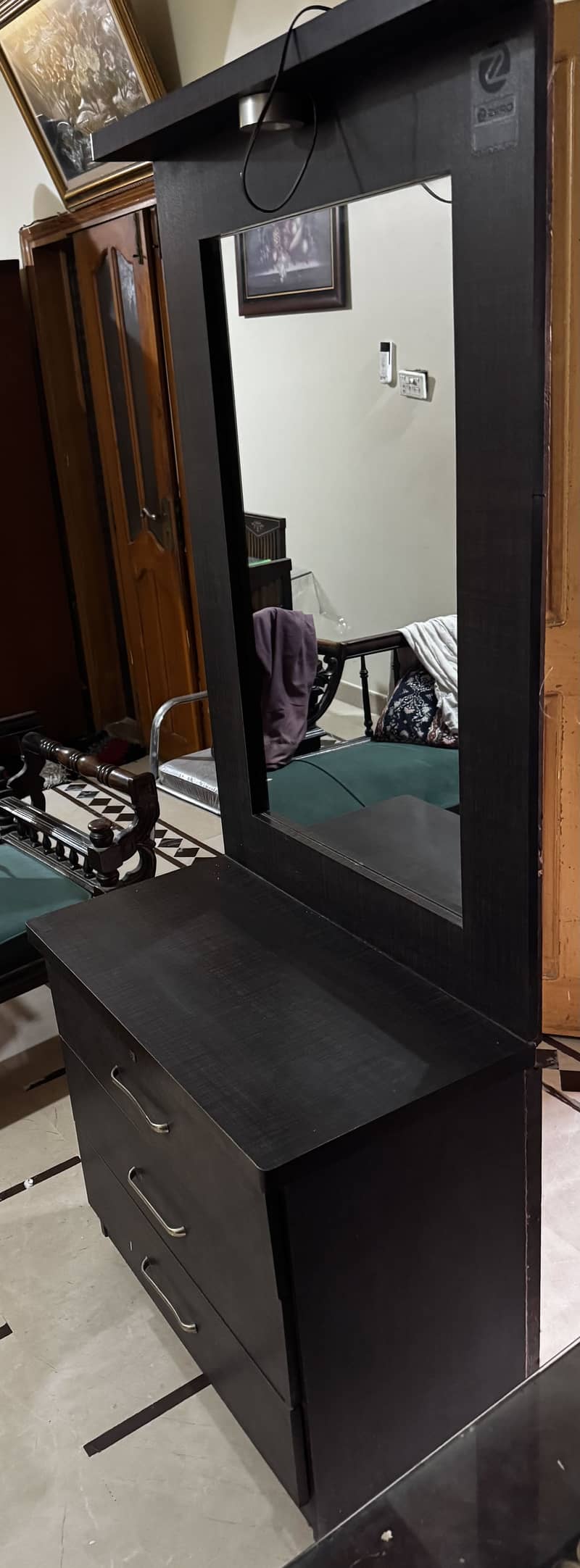Selling dressing table 5