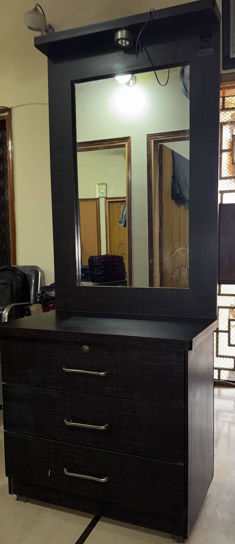 Selling dressing table 6