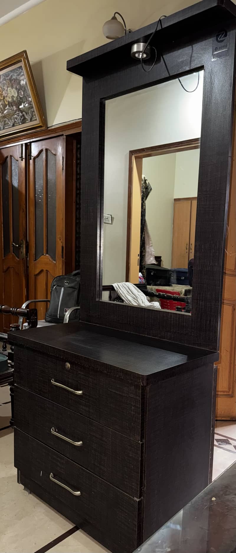 Selling dressing table 7