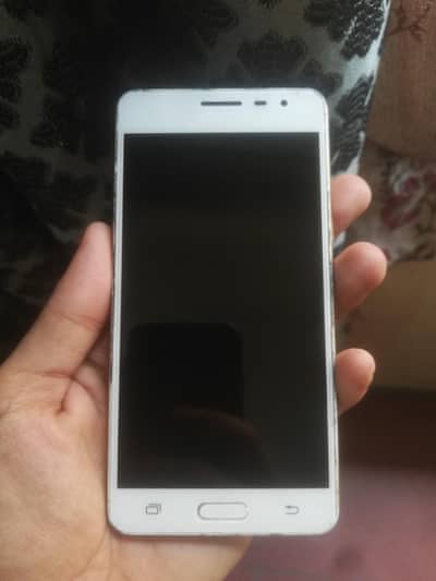 Samsung Mobile J3 Pro 2016 model screen khraab hai