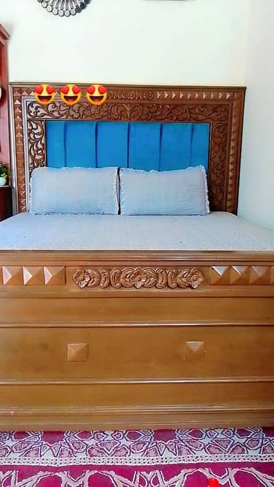 Complete 6 piece furniture set for sale bed,almari,sofa, dressing