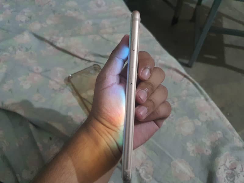 Apple iPhone 8 Plus 5
