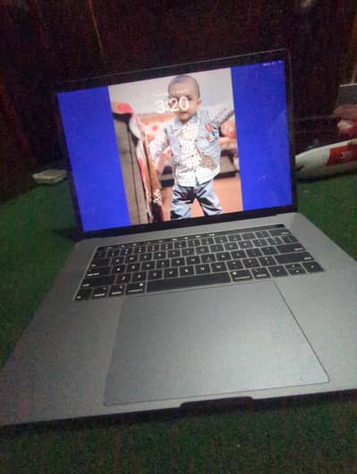 MAC BOOK PRO 18.15 INCH