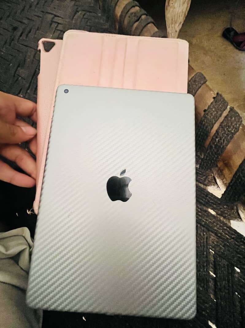 Apple iPad generation 5th 1