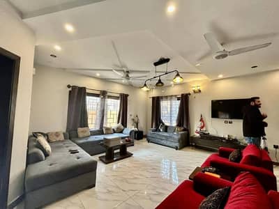 25Ft Wide Street House , Water Boring , Corner House.