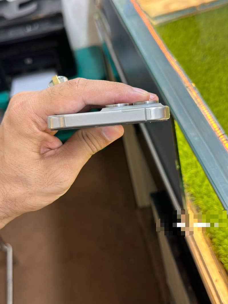 Apple iPhone 15 Pro Max 1