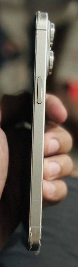 Apple iPhone 15 Pro Max 3