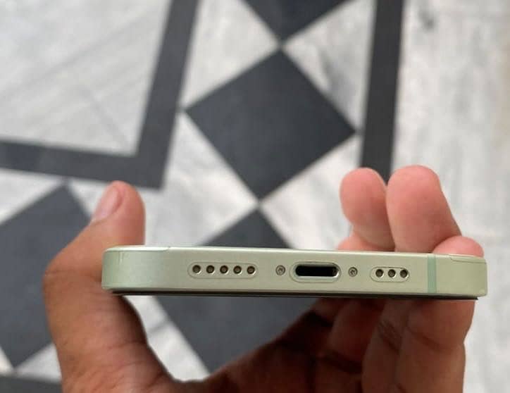 Apple iPhone 12 0