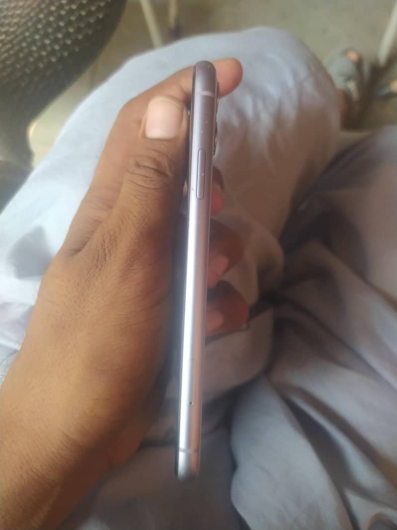 Apple iPhone 11 2