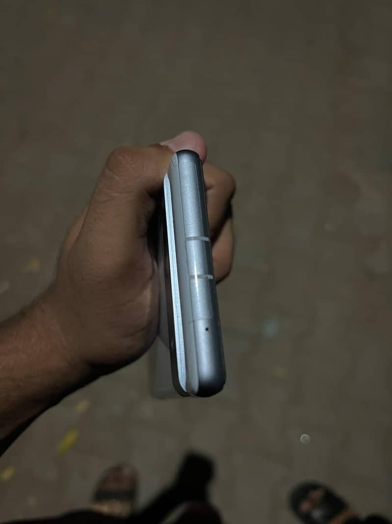 Google Pixel 7a 3
