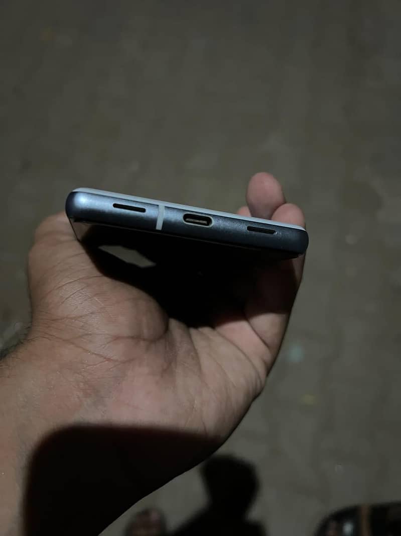Google Pixel 7a 4