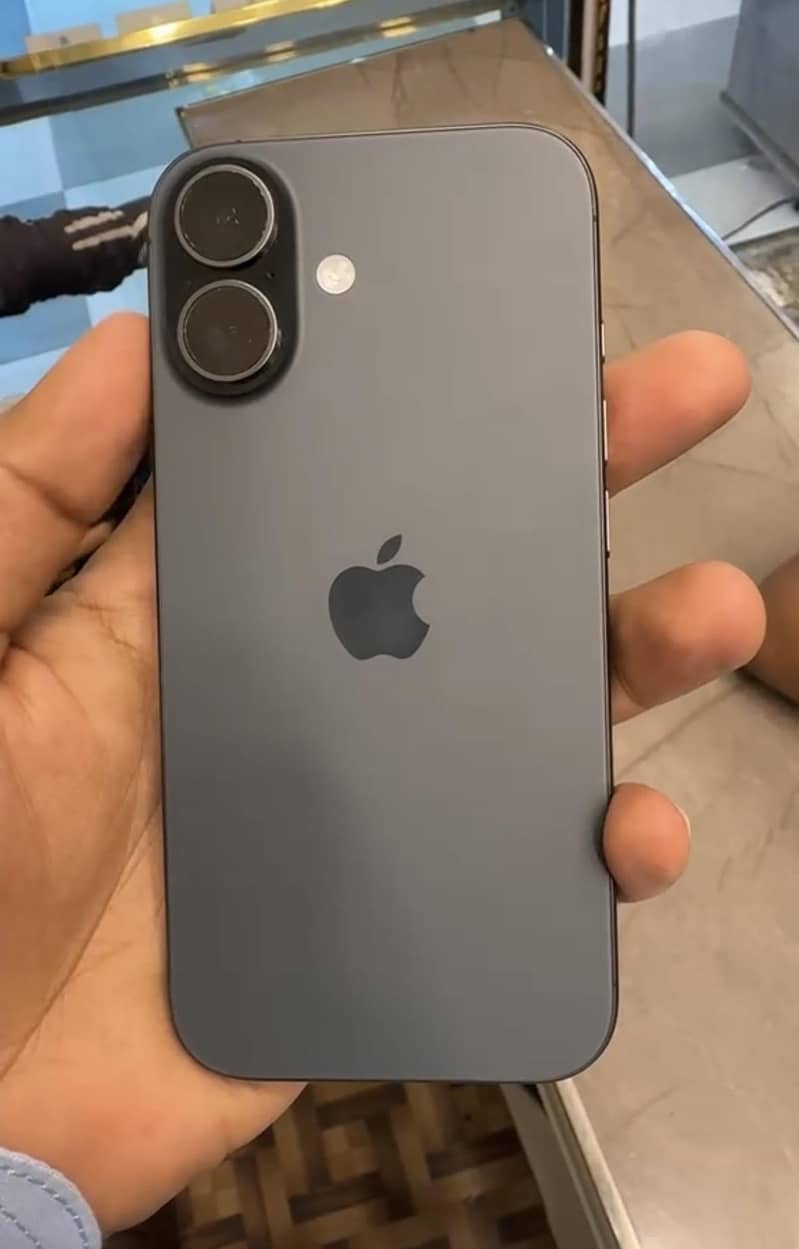 Apple iPhone 17 0