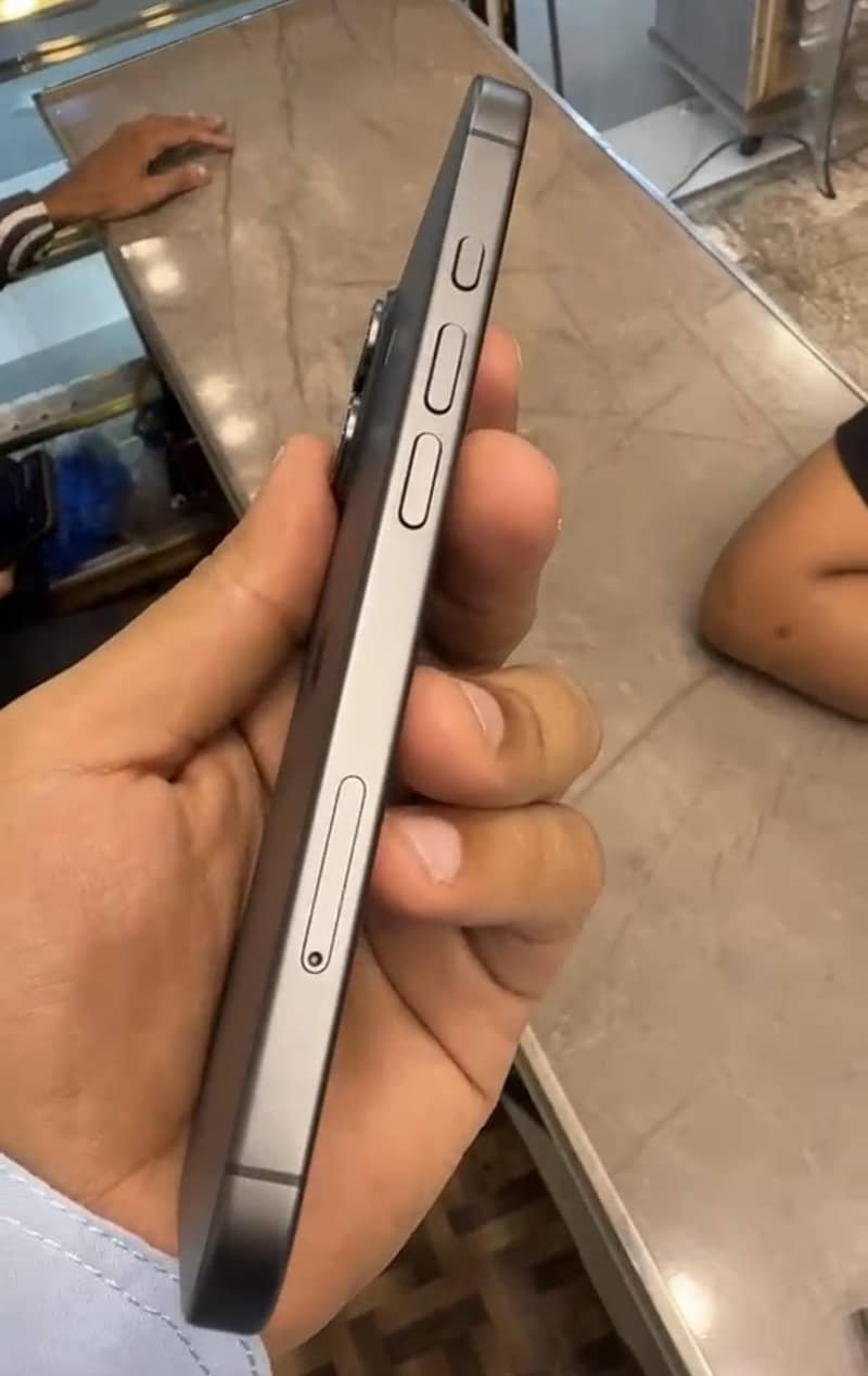 Apple iPhone 17 2
