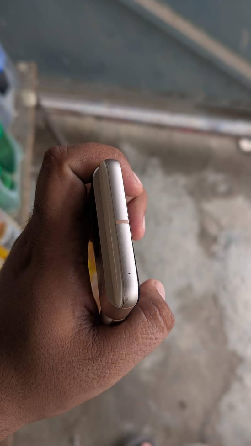 Google Pixel 8 2
