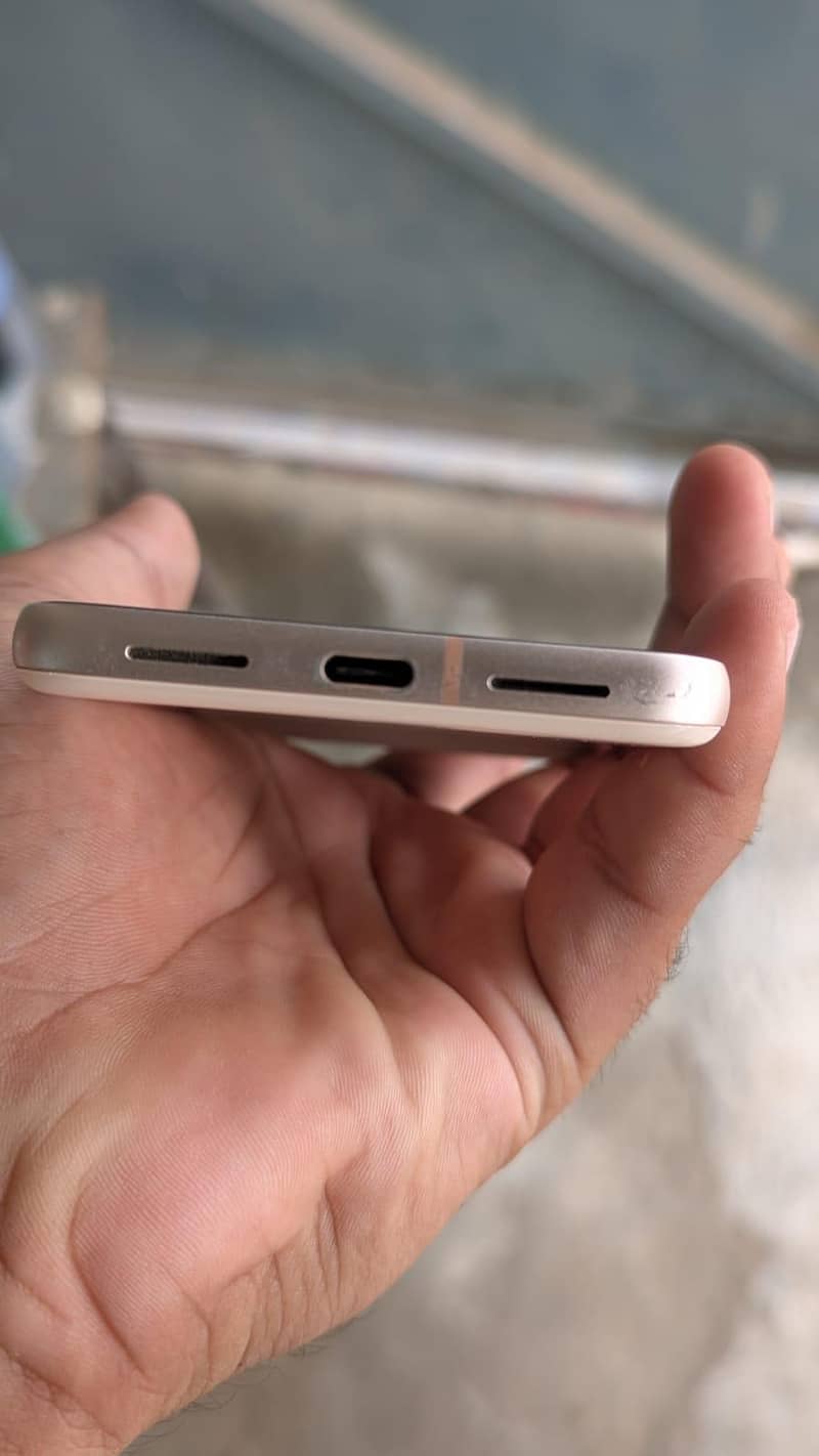 Google Pixel 8 3