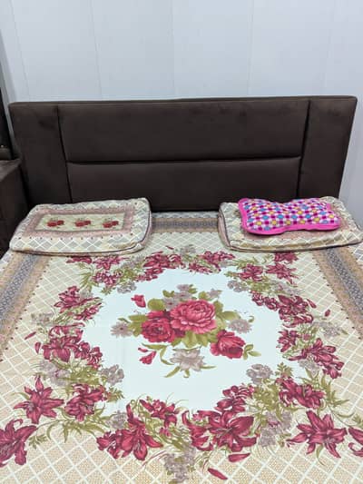 Cushion Bedroom Set bed and dressing table