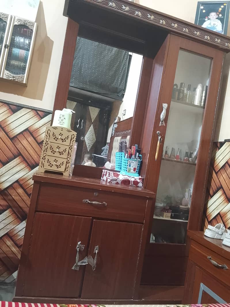 bed without Mattress Dressing table showcase 2