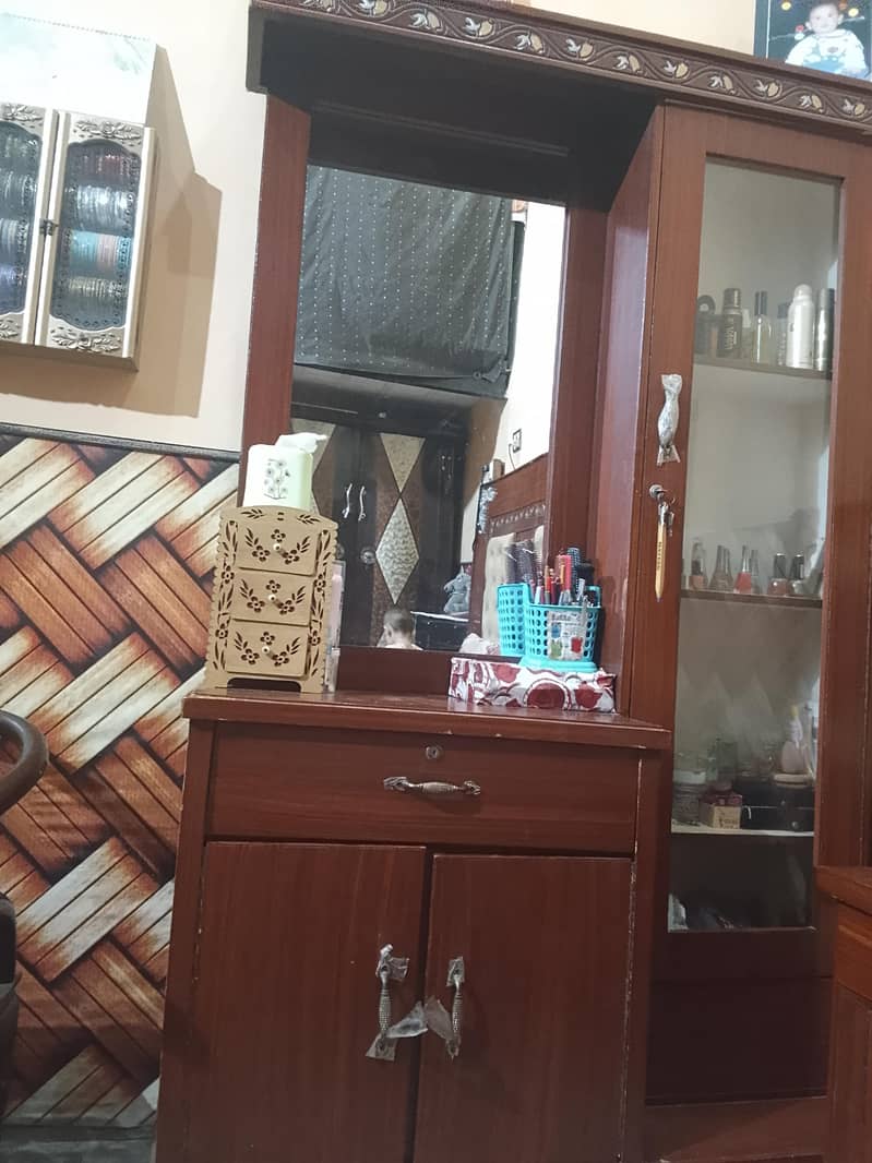 bed without Mattress Dressing table showcase 3