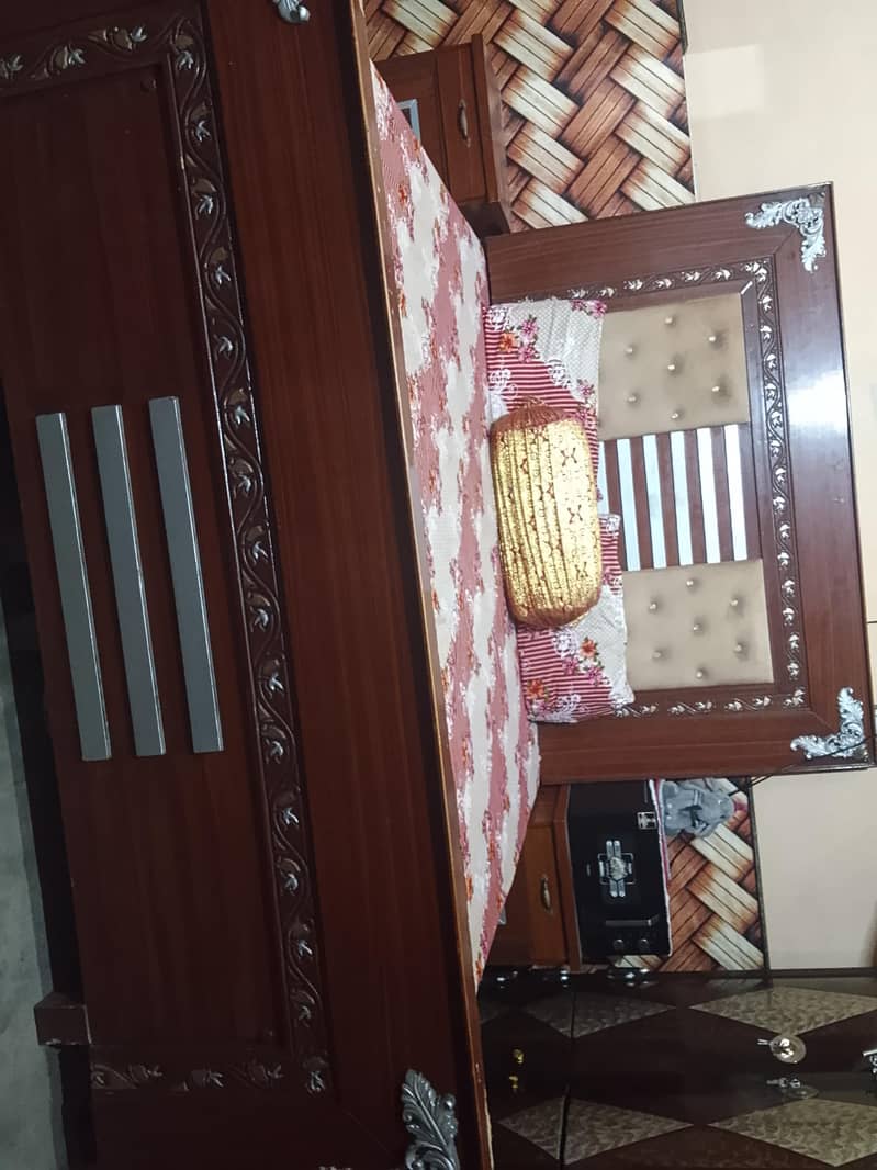 bed without Mattress Dressing table showcase 4
