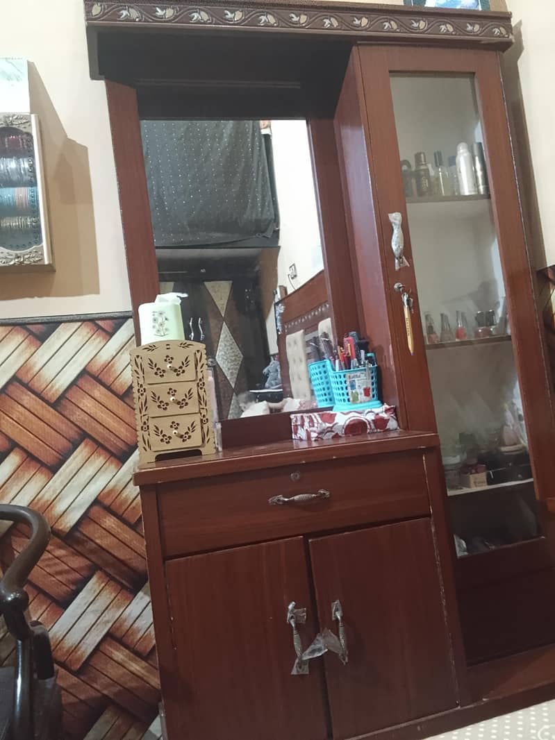 bed without Mattress Dressing table showcase 6