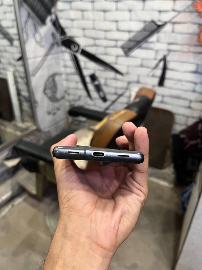 Google pixel 7A 3