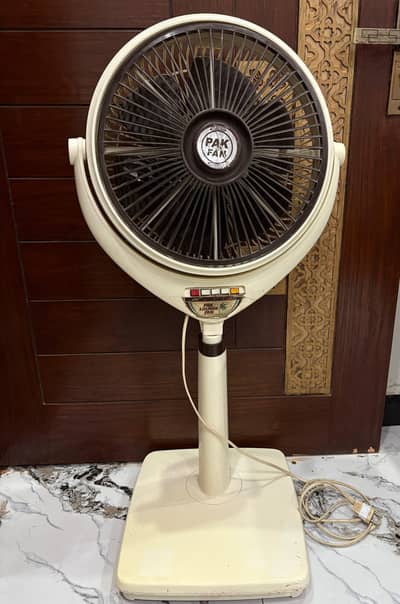 Pak stand fan