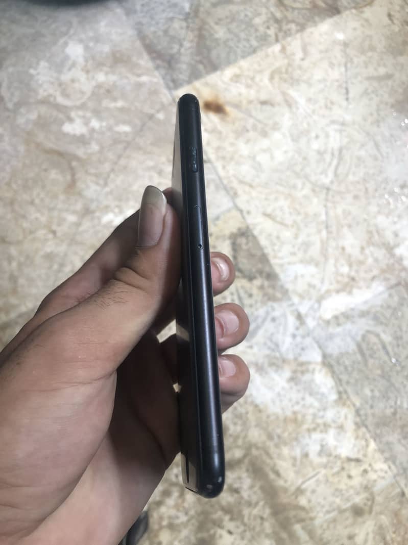 Apple iPhone SE 0