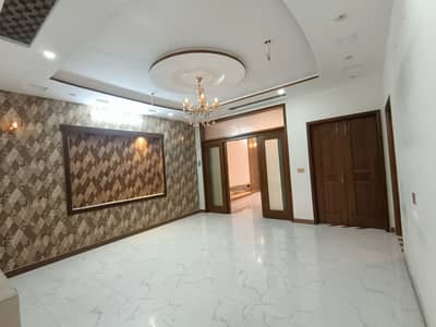 7.5 Marla Used House For Sale In Lake City Lahore | Elegant Living | Grab Deal