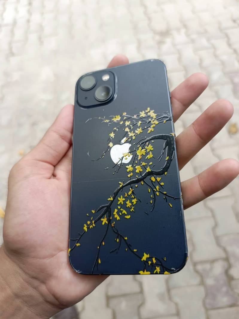 Apple iPhone 13 5