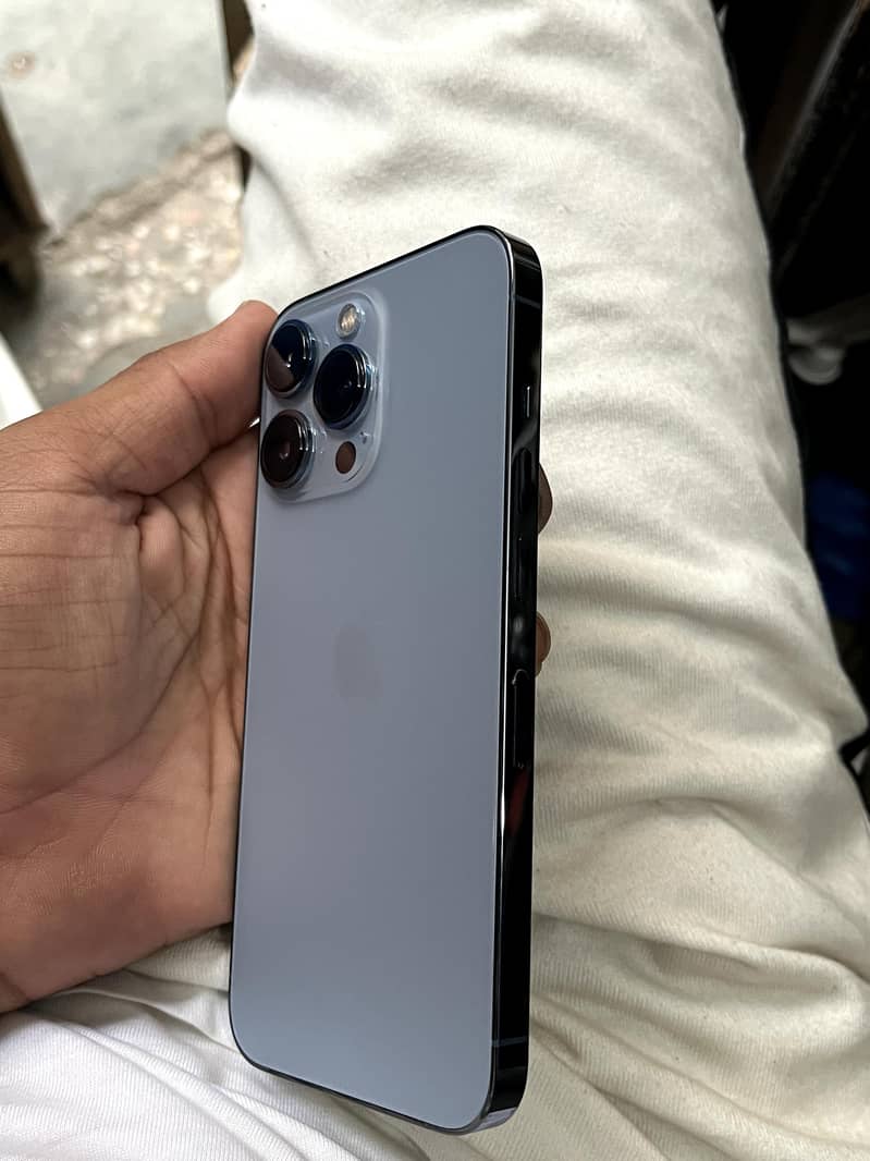 Apple iPhone 13 Pro 1