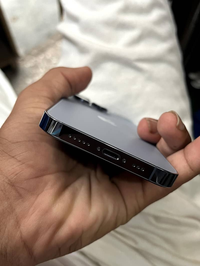 Apple iPhone 13 Pro 2