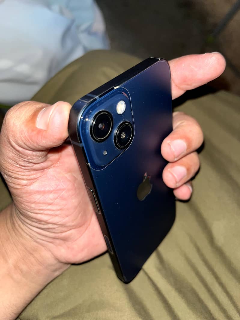 Apple iPhone 13 1