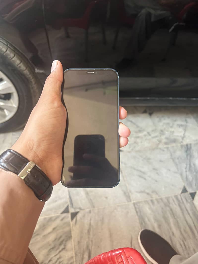 Apple iPhone 12 3