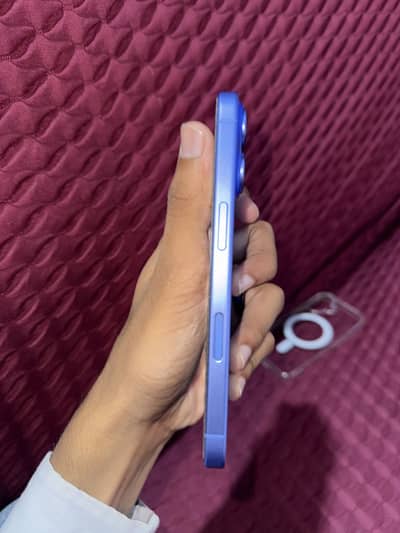 Apple iPhone 16
