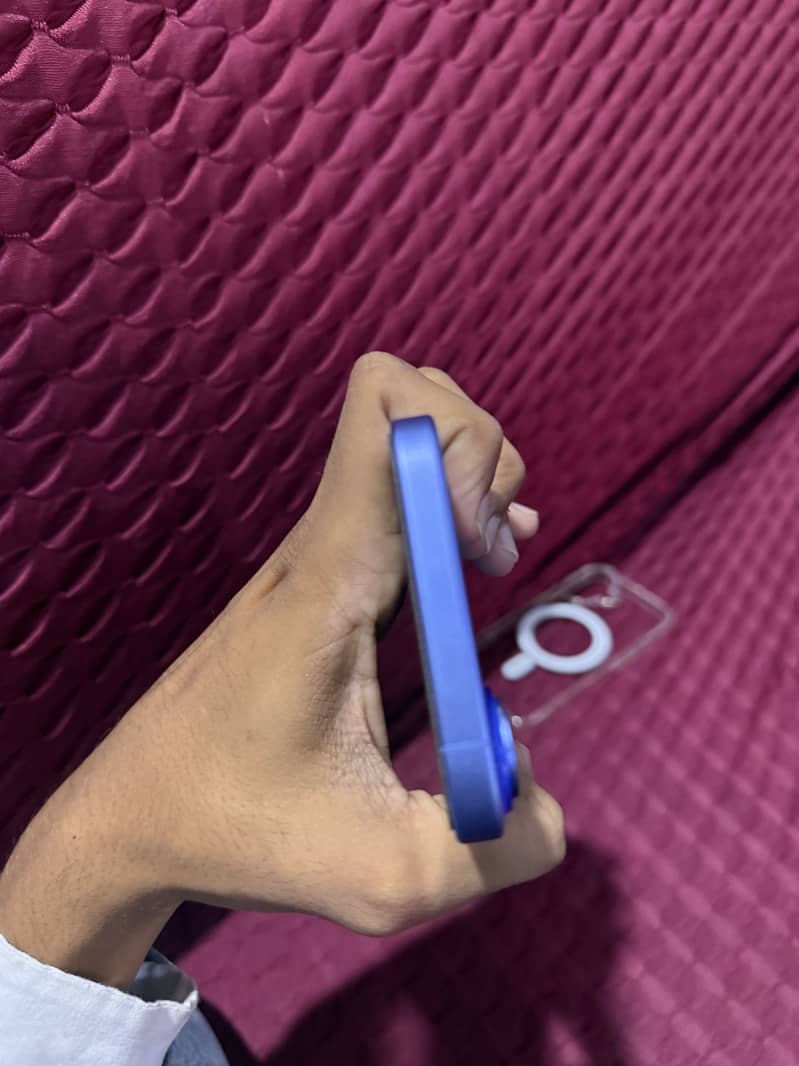 Apple iPhone 16 1