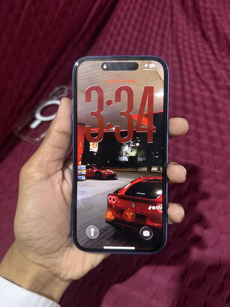 Apple iPhone 16 5