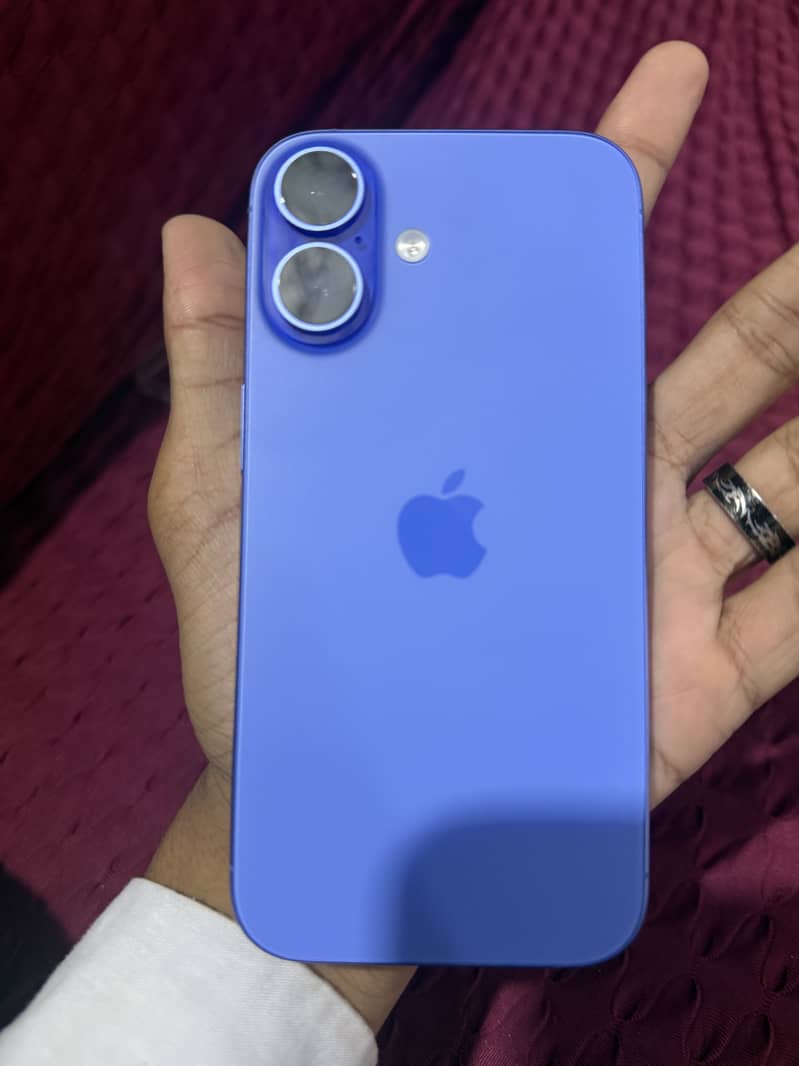 Apple iPhone 16 6