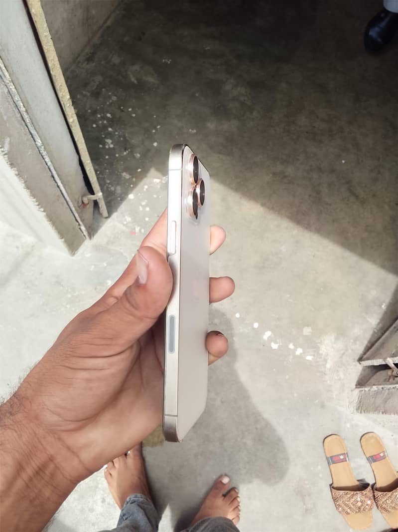 Apple iPhone 13 Pro Max 1