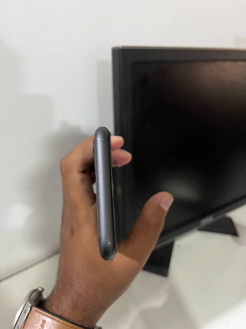 Apple iPhone 11 5